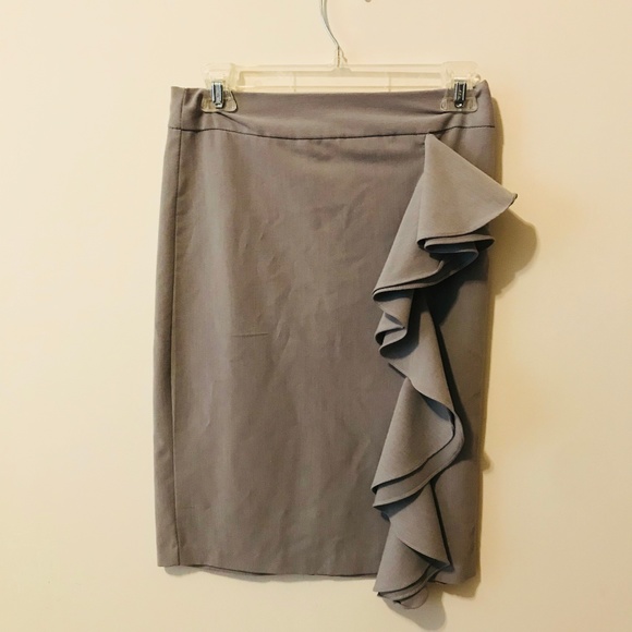 Charlotte Russe Dresses & Skirts - Charlotte Russe Gray Ruffle Pencil Skirt 428